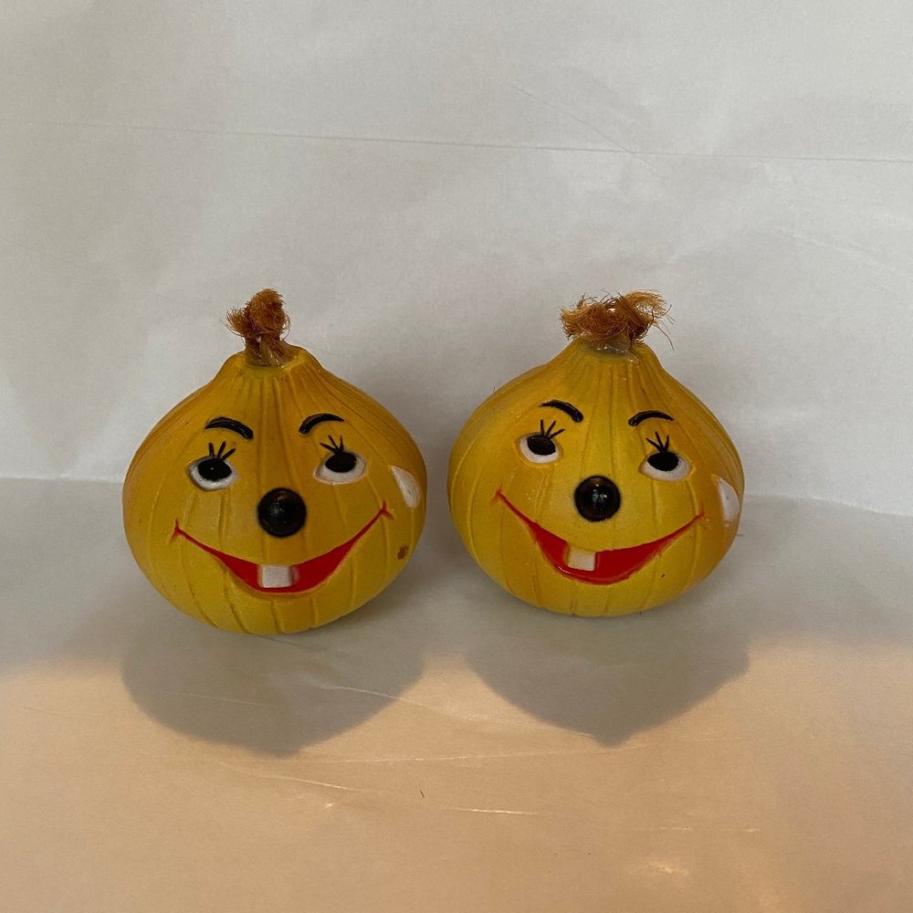 VTG Giftco Anthropomorphic Onion Head Salt & Pepper Shakers-Plastic Hong Kong